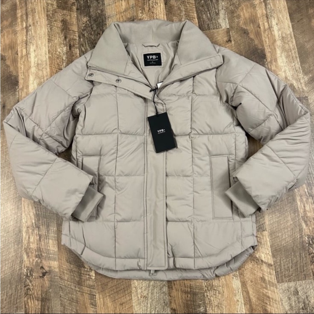 Abercrombie & Fitch Beige Puffer Jacket - Picture 3 of 7